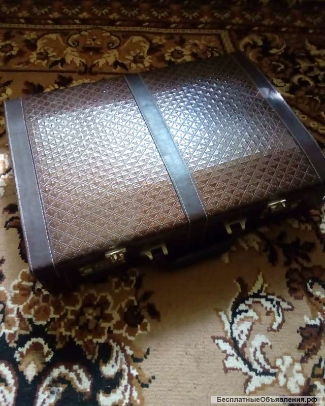 Кейс дипломат