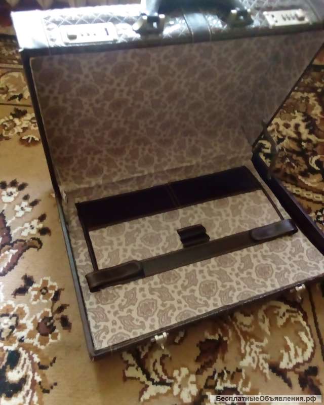 Кейс дипломат