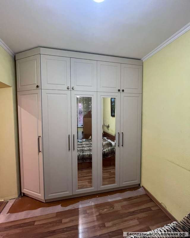 Отдам большой шкаф