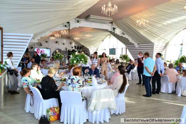 Бармен официант