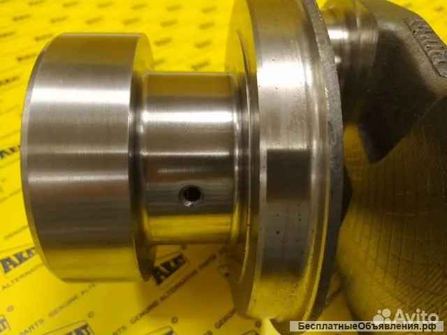 Коленчатый вал Komatsu YM123900-21000