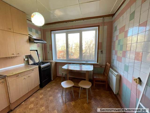 Сдам 2-комн. кв. 53 кв. м ул. Гагарина (137 серия), 3/5 эт.