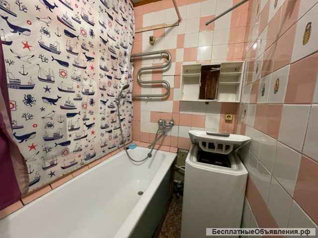 Сдам 2-комн. кв. 53 кв. м ул. Гагарина (137 серия), 3/5 эт.