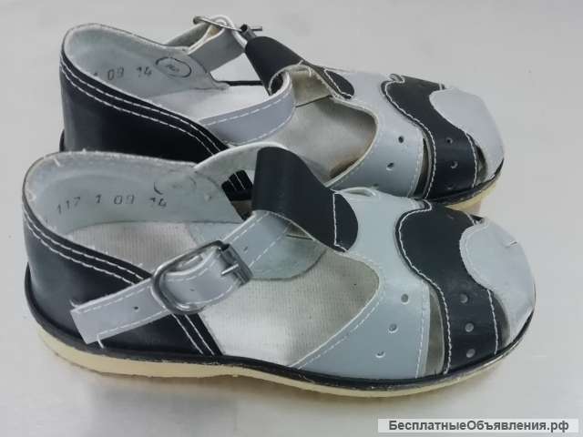 Сандалии детские для мальчиков 23-25
