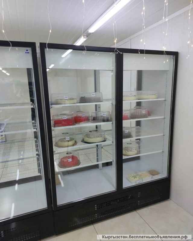 Витринный 2 метровый холодильник, Столы и стулья для кафе.в идеальном состоянии