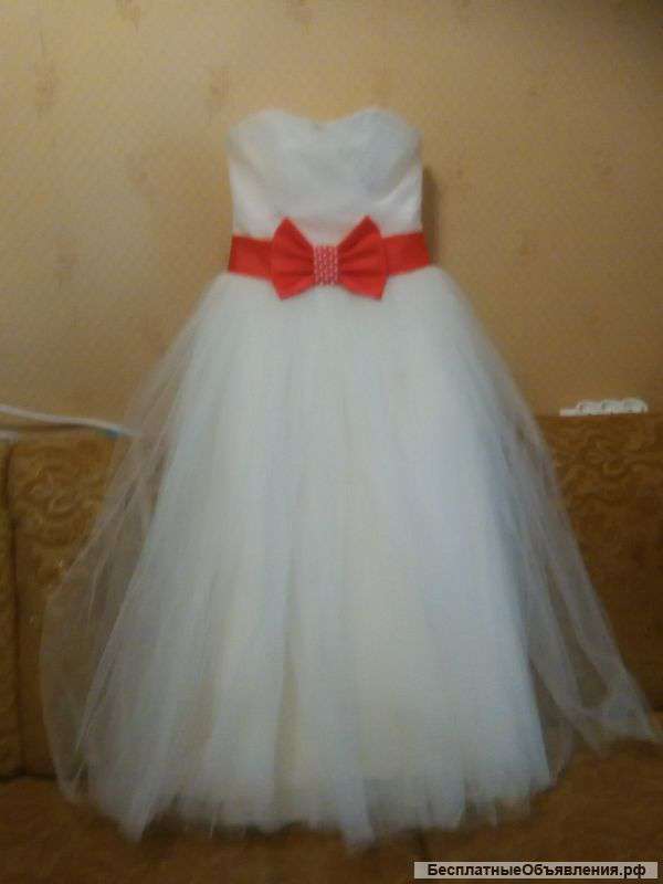 Красивое платье для выпускного и праздников