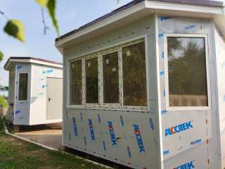 Полностью оборудованных мобильных павильонов 2 шт Внешний вид (упаковочная пленка не снята)