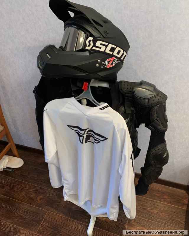ПитБайк и все снаряжение: шлем, защита (черепаха) перчатки, очки, сапоги