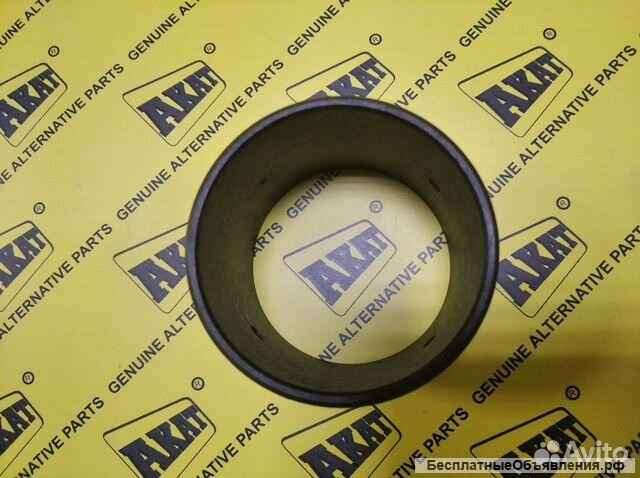 Втулка Komatsu 37B-09-4C064