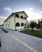 Дом в Старых Бановцах, Сербия