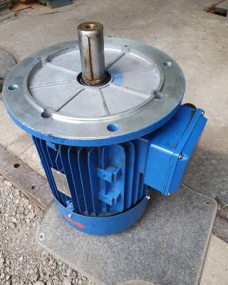 Электродвигатель 5.5 кВт 2910 об/мин флянец AIS132SA2 (Thyssenkrupp/ Франция) 7.5/11/4/3кВт