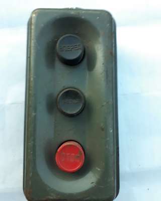 Пост кнопочный КМ3-3М 380В 4А в металлическом корпусе