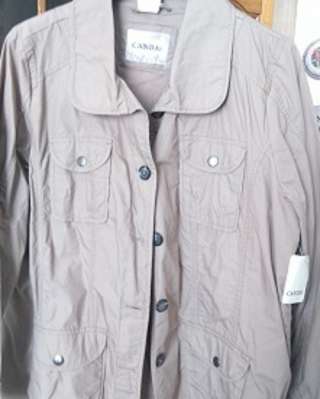 Куртка женская, бежевая