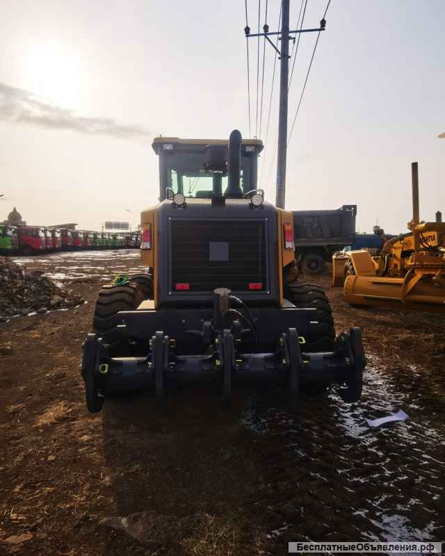 Автогрейдер TSM GL416 (аналог XCMG GR165) Вес 15,5 тн, двигатель 6BTA5.9-C180-II, передний отвал