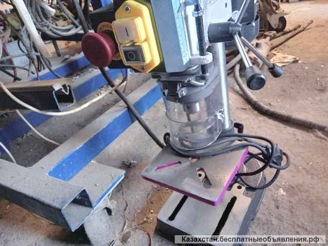 Настольный сверлильный станок (типа 2м112)