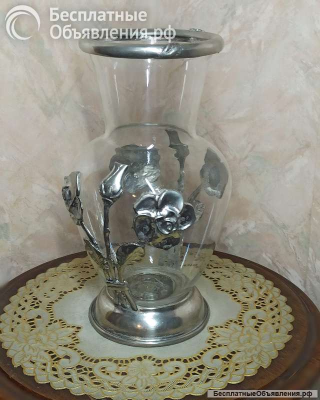 Ваза винтажная с оловянными розами, редкая