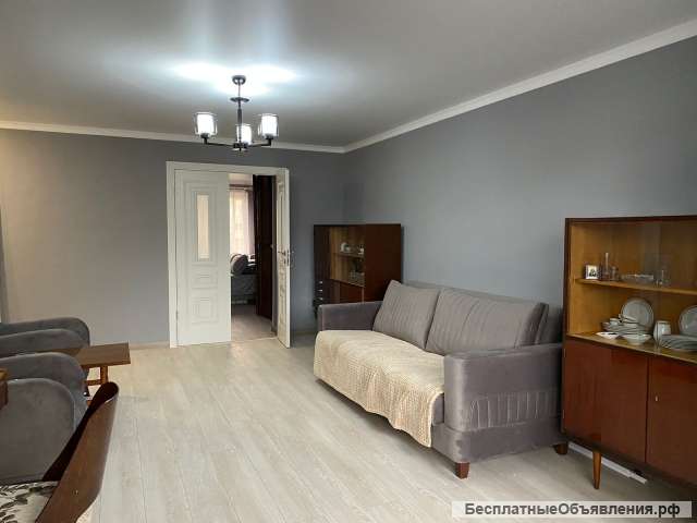 СДАЮ УЮТНУЮ 2 х комнатную квартиру на 3этаж у моря Сухум