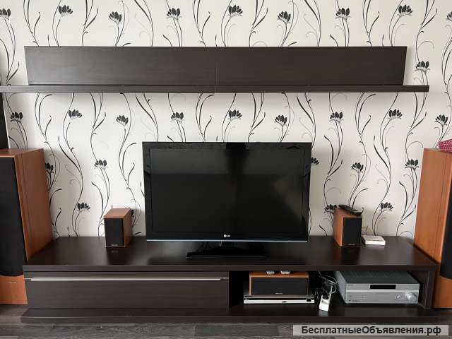 Тумбу под тв и две полки