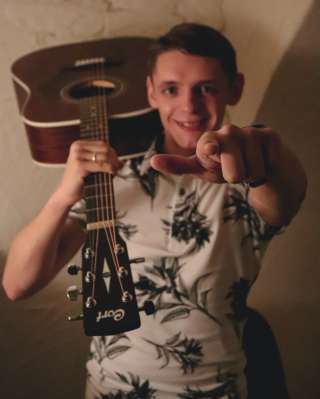 Репетитор по гитаре / уроки гитары с нуля