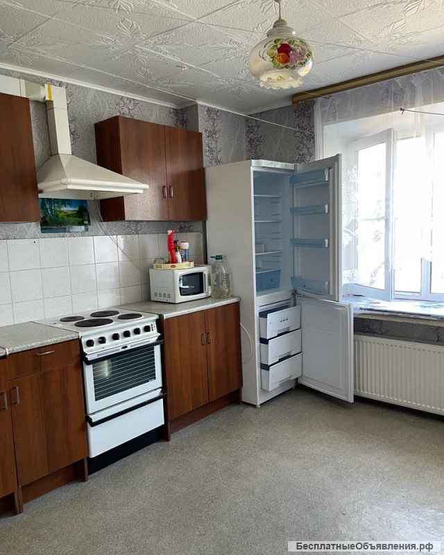 Сдам 1-комн. кв. 35 кв. м, ул. Промышленная, 4/5 эт. (р-н Лазаревка, ПТУ 46)