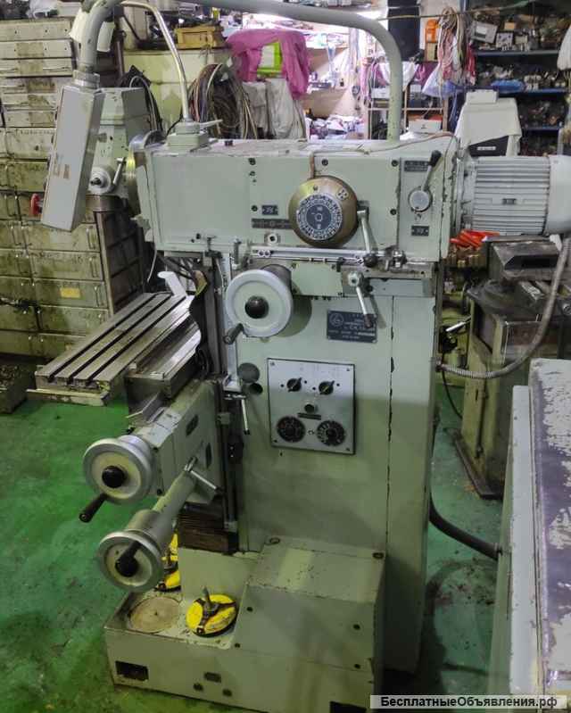 Широкоуниверсальный фрезерный станок 6Б75В