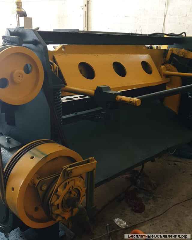 Ножницы гильотинные