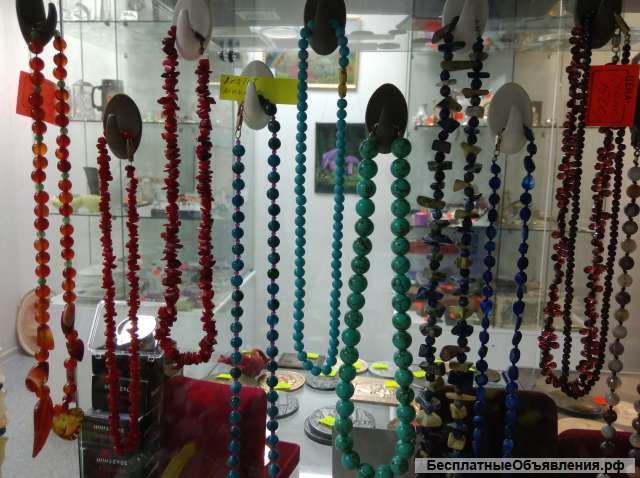 Бусы из натуральных камней в ассортименте