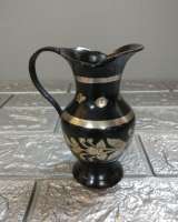 Вазы, кувшины и молочник декоративные в ассортименте