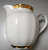 Вазы, кувшины и молочник декоративные в ассортименте