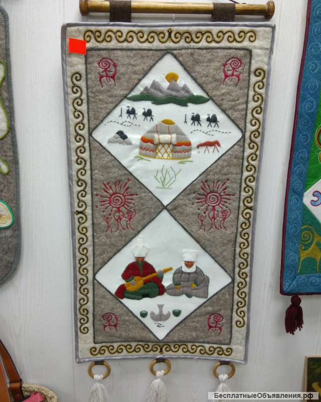 Панно лоскутное (картина из ткани с орнаментом)