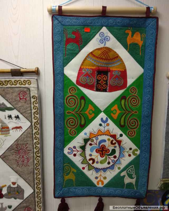 Панно лоскутное (картина из ткани с орнаментом)