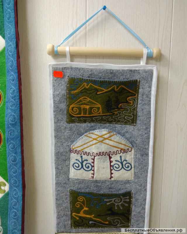 Панно лоскутное (картина из ткани с орнаментом)