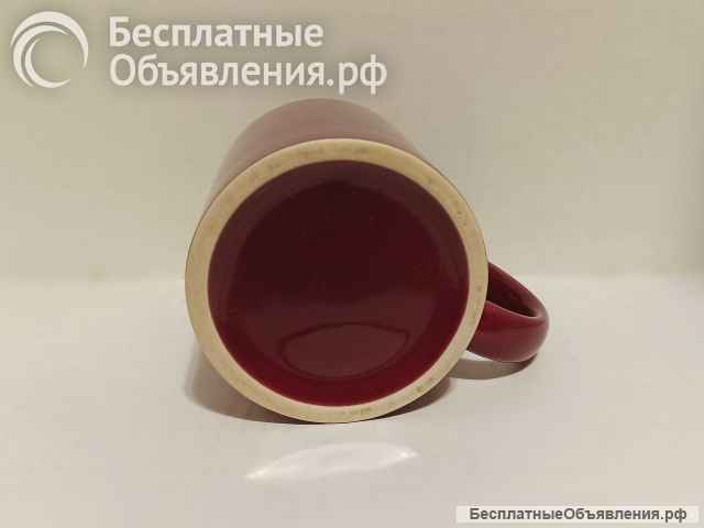 Кружка подарочная керамическая цвет спелой вишни. Новая.