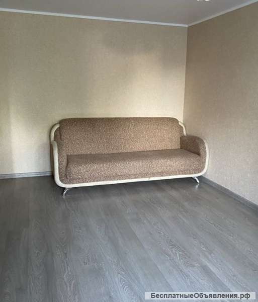 Сдаю 1к.кв. пр. Ленина 3/5кирп. 33м. ремонт