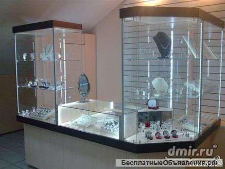 Витринны и стелажи