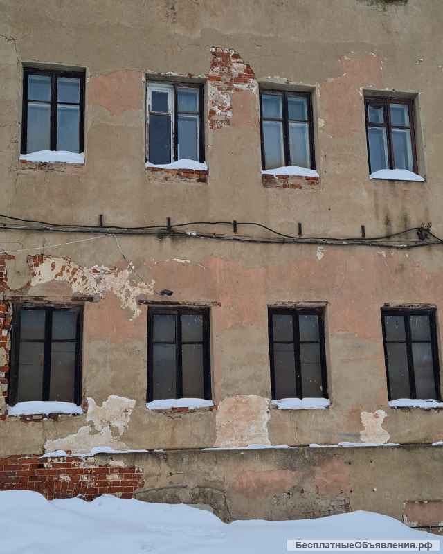 Здания с земельным участком