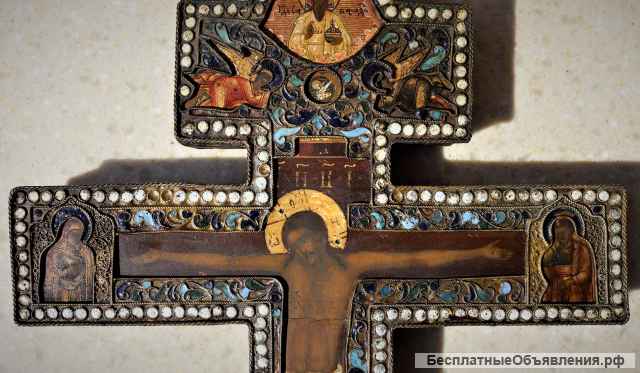 Старинный выносной двусторонний крест в сканом окладе с перегородчатыми эмалями. Россия, XVIII век.