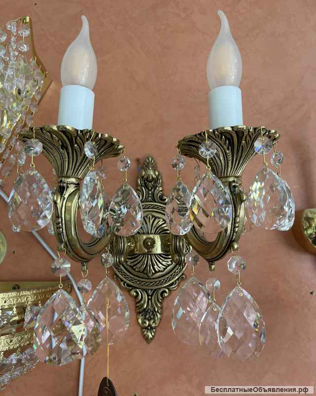 Светильники: люстры, бра