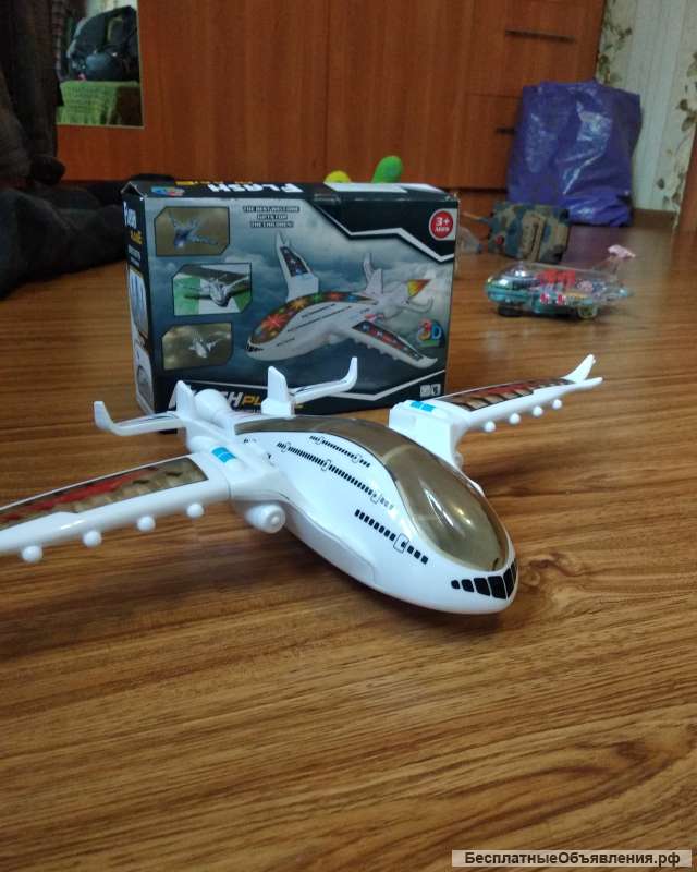 Самолет, разбирается, светиться