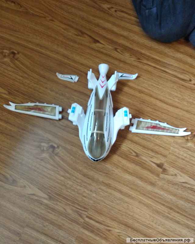 Самолет, разбирается, светиться