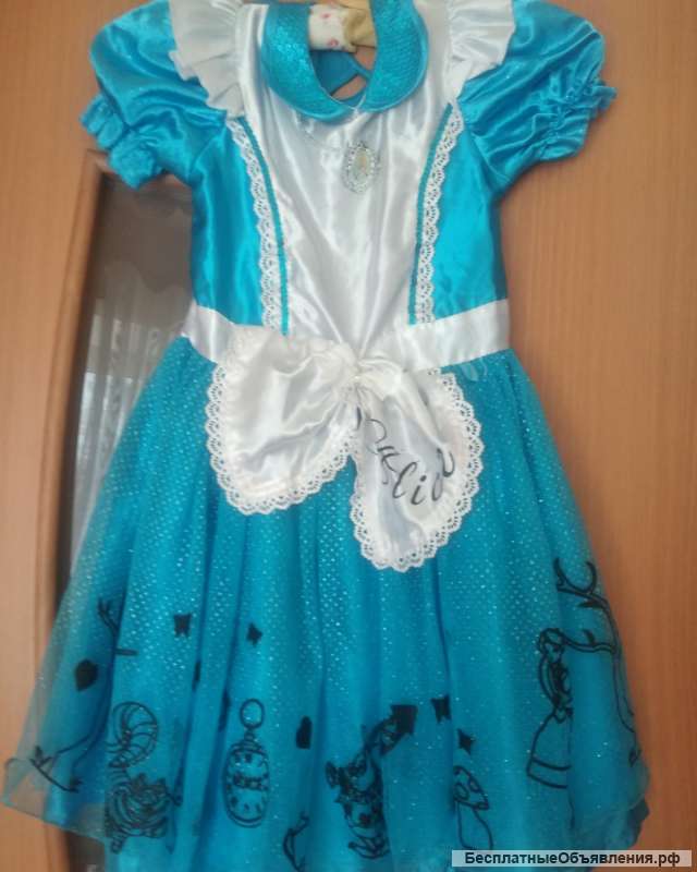 Фирменное детское платье Алисы в стране чудес