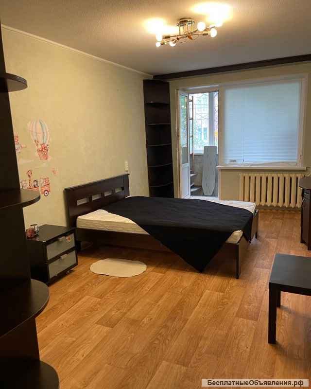 Сдам 2-комн. кв. 54 кв. м улучшенной планировки, ул. Аристарха Макарова, 1/5 эт. (137 серия).