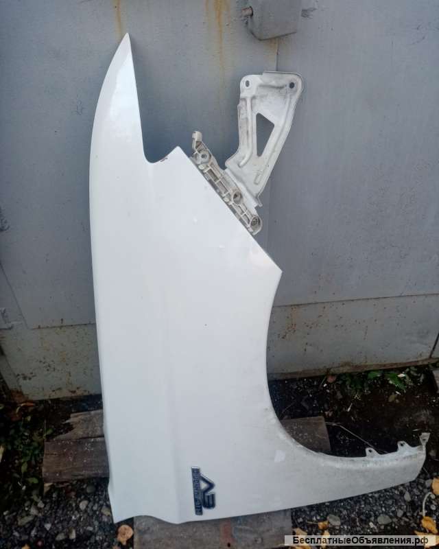 Крыло переднее правое mitsubishi outlander гибрид