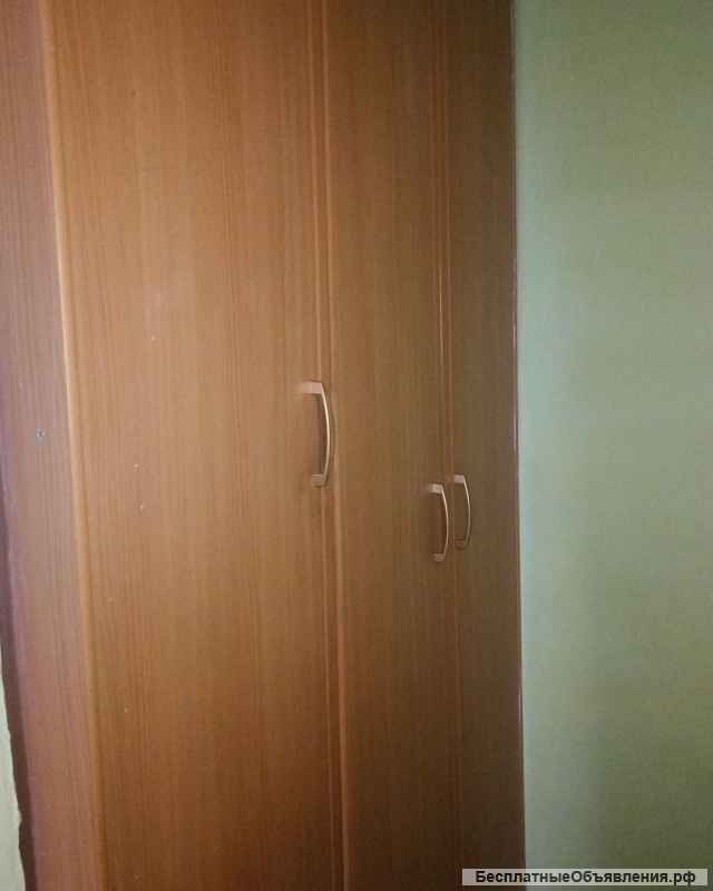 Диван, кресло и два шкафа