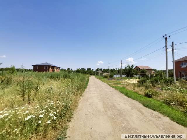 Участок, 11,0 соток, п. Красный, ул. Восточная, все коммуникации.