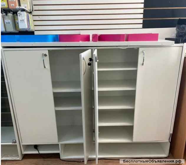 Витрины со светом 85*125*40см + Комод