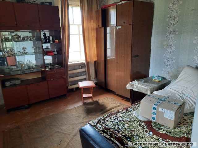 Жилой дом на берегу озера. Байкал