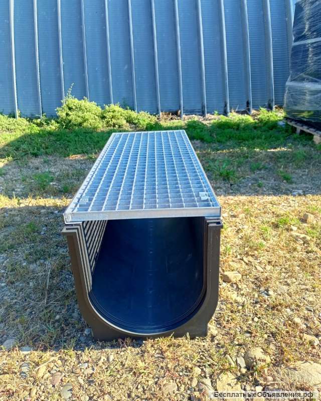 Лоток водоотводный Gidrolica Light DN300