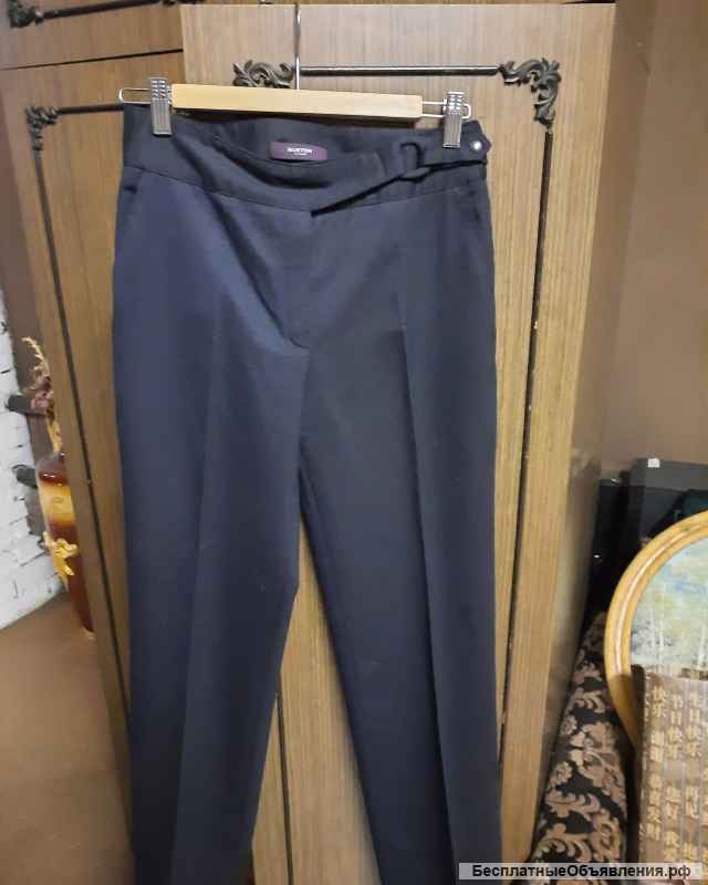 Фирменные брюки. Состояние отличное. Размер 46.