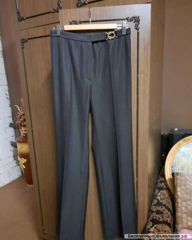 Фирменные брюки. Состояние отличное. Размер 46.